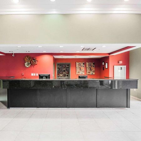 Quality Suites Memphis/ Wolfchase Galleria Bagian luar foto