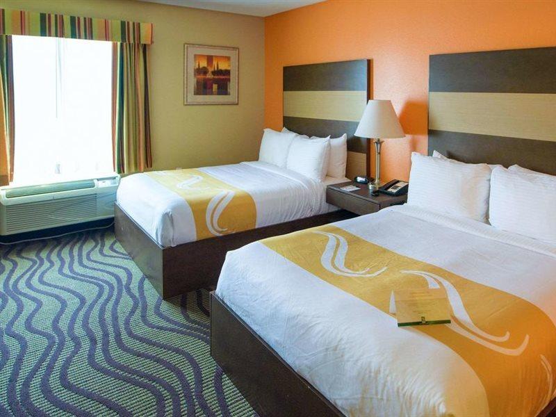 Quality Suites Memphis/ Wolfchase Galleria Bagian luar foto