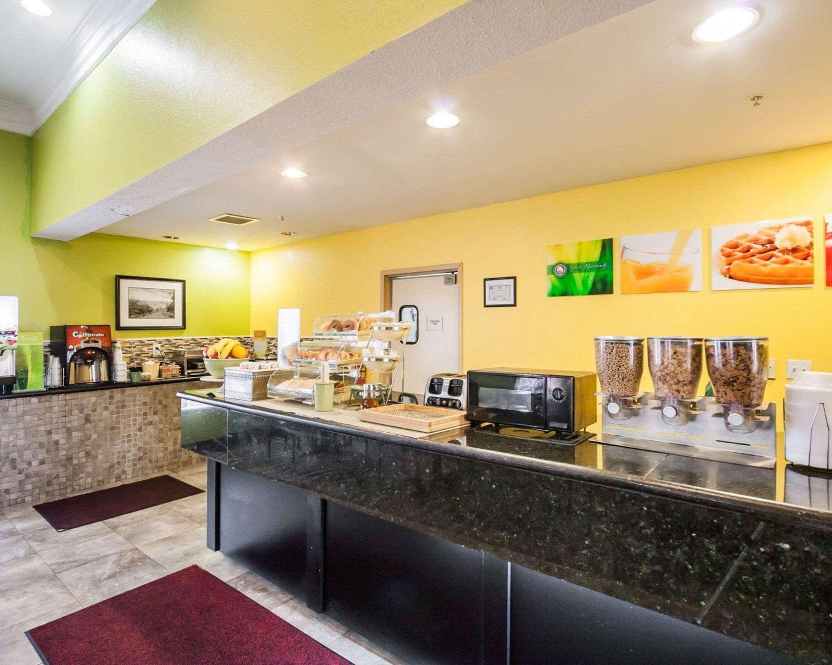 Quality Suites Memphis/ Wolfchase Galleria Bagian luar foto