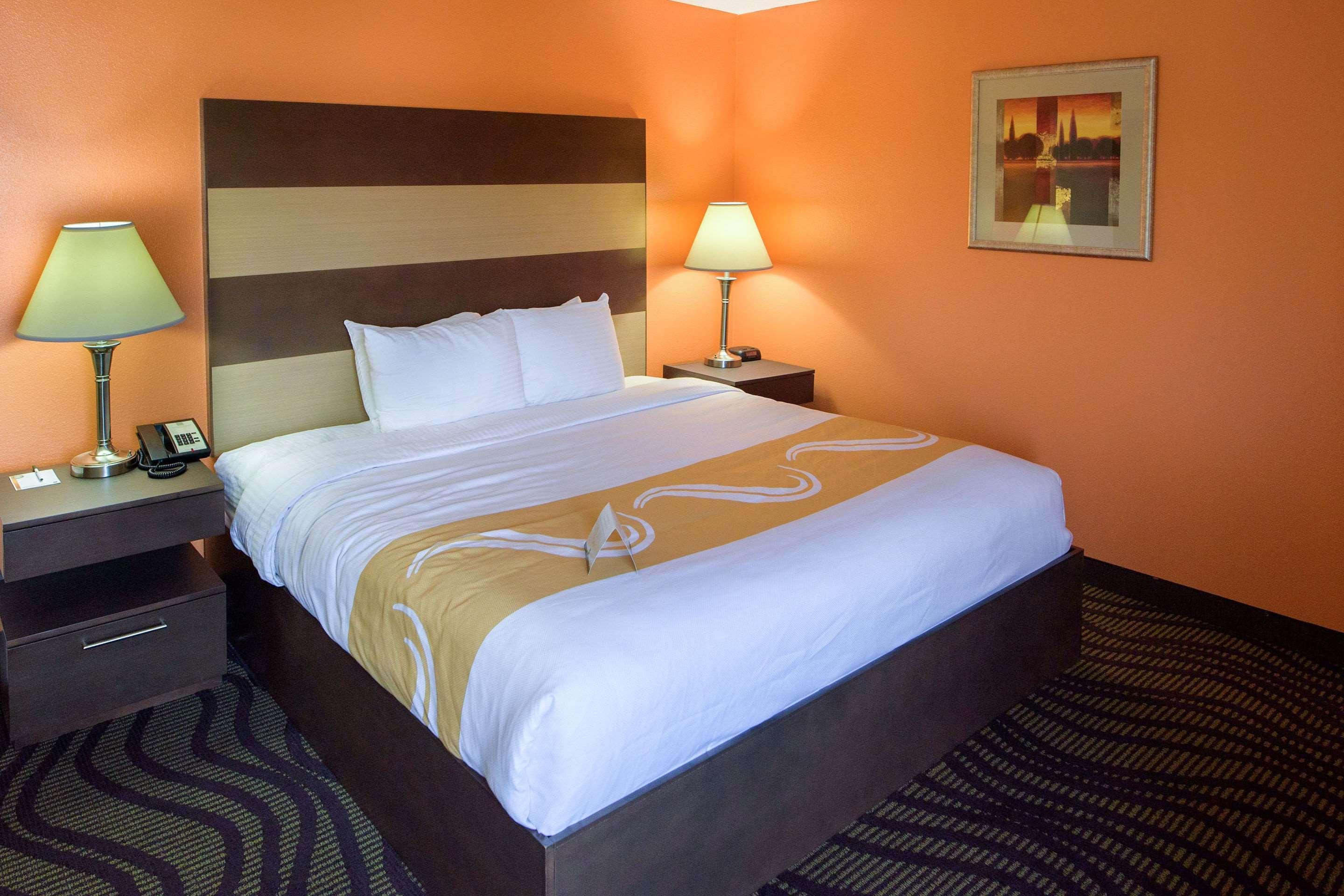 Quality Suites Memphis/ Wolfchase Galleria Bagian luar foto