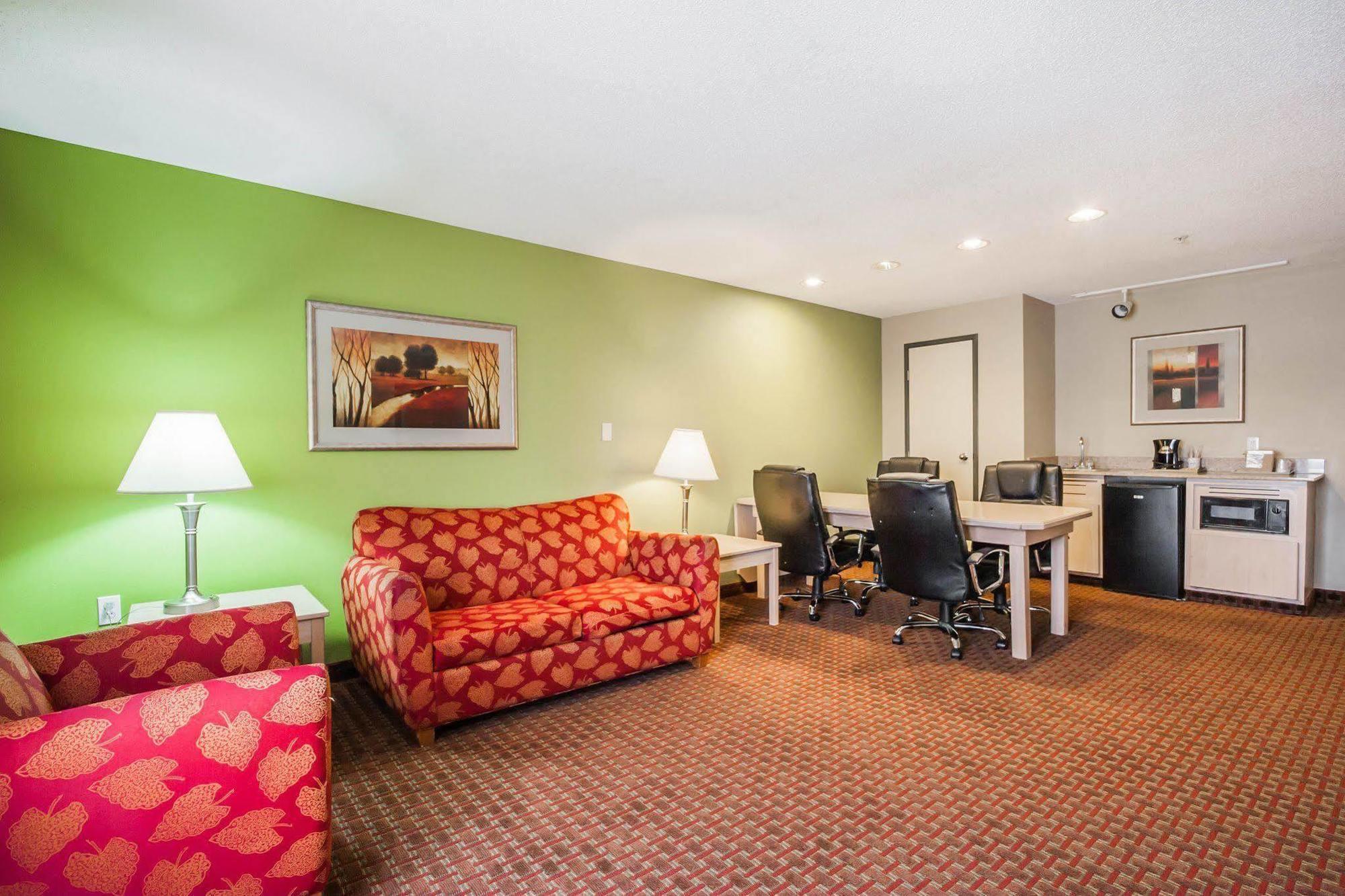 Quality Suites Memphis/ Wolfchase Galleria Bagian luar foto